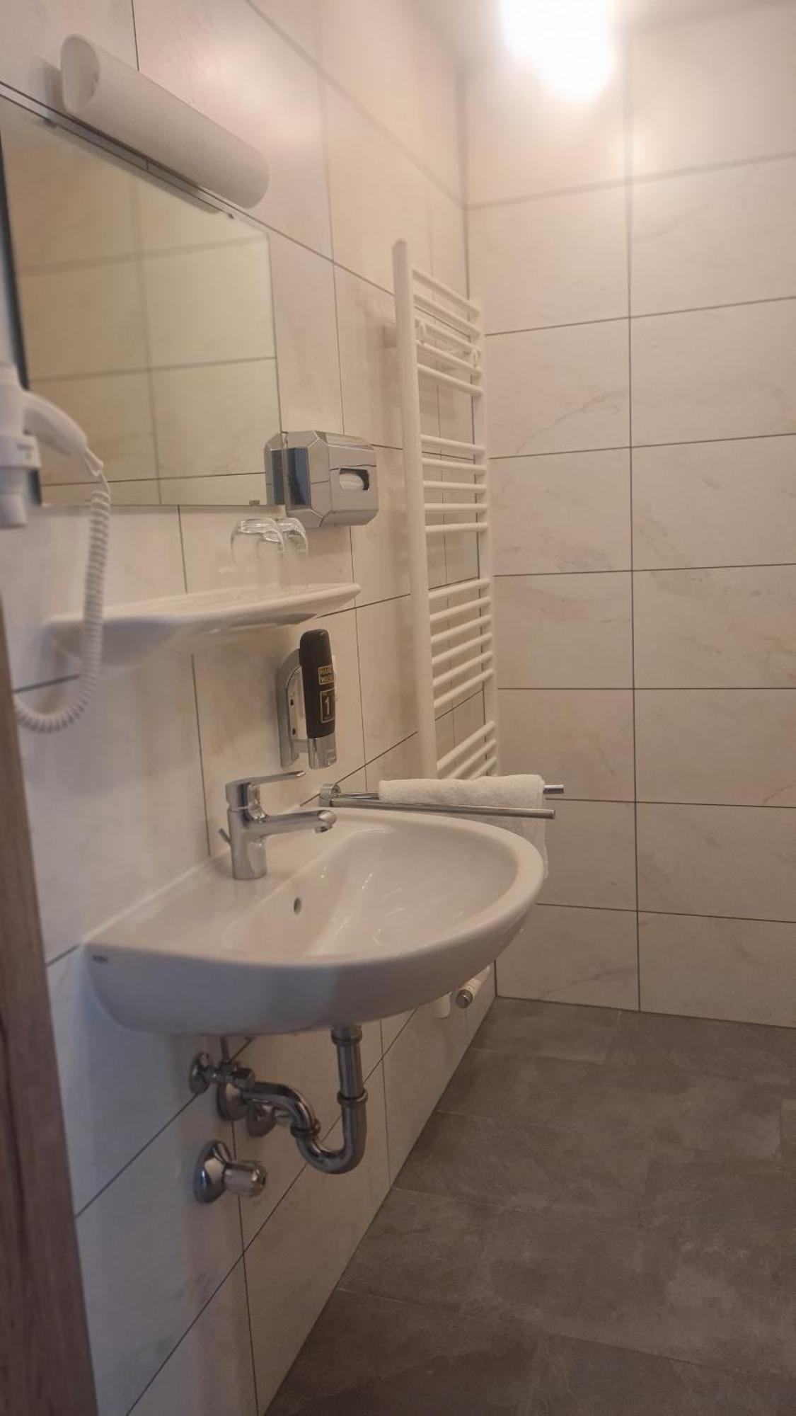 Hotel Bayerisch Meran Бад Файлнбах Екстериор снимка