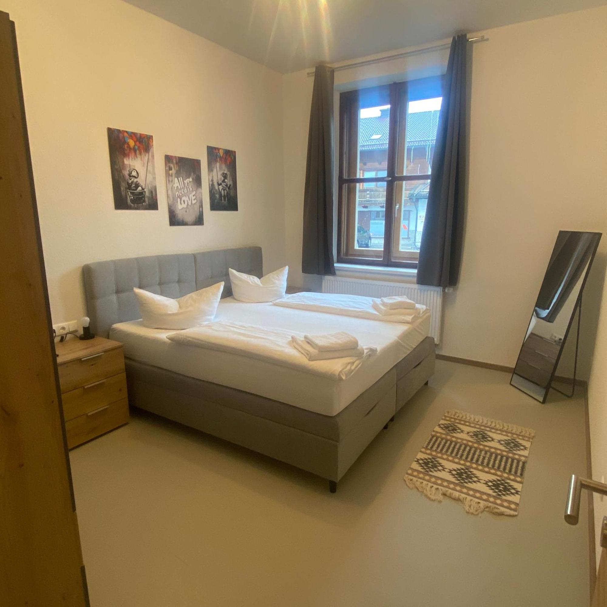 Hotel Bayerisch Meran Бад Файлнбах Екстериор снимка